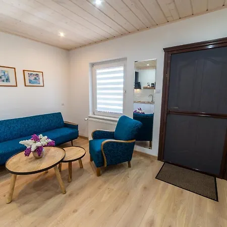 Pensjonacik Krystyna - Krystyna 3*