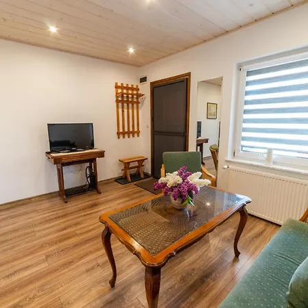 Pensjonacik Krystyna - Krystyna 3*