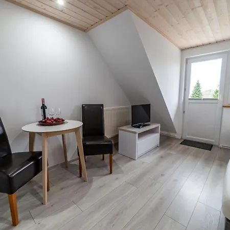 Pensjonacik Krystyna - Krystyna 게스트하우스 3*