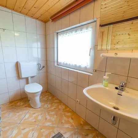 Pensjonacik Krystyna - Krystyna Mikołajki