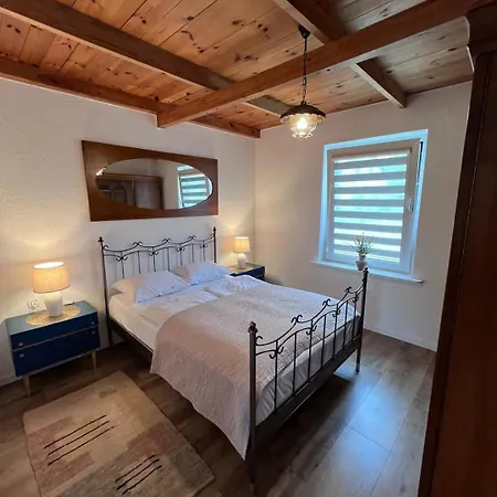 Pensjonacik Krystyna - Krystyna Mikołajki