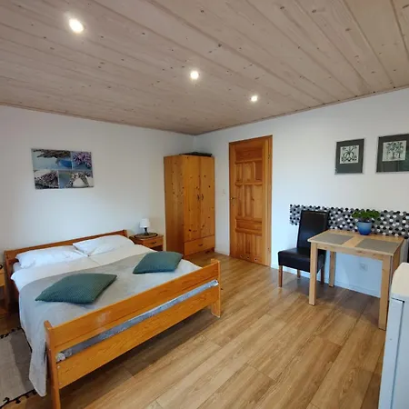 Pensjonacik Krystyna - Krystyna Mikołajki